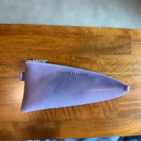 Portland Leather Lavender Alpine Pouch - Picture 2 of 6